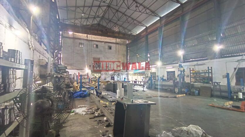 spacious and well-maintained Engineering shed available for lease in Rabale, Navi Mumbai's TTC Industrial Area. The shed features ample workspace, ample power supply, and convenient access to transportation.