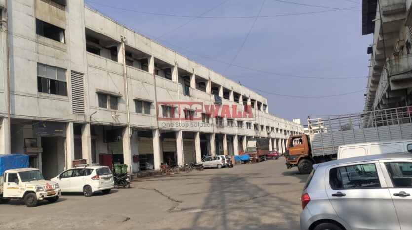 Large, modern warehouse in TTC Industrial Area, Taloja, Navi Mumbai. Suitable for storage and distribution.