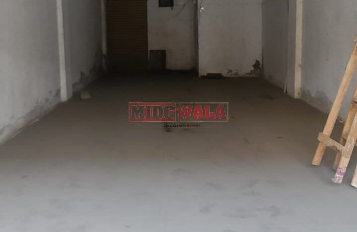 Large, modern warehouse in TTC Industrial Area, Taloja, Navi Mumbai. Suitable for storage and distribution.