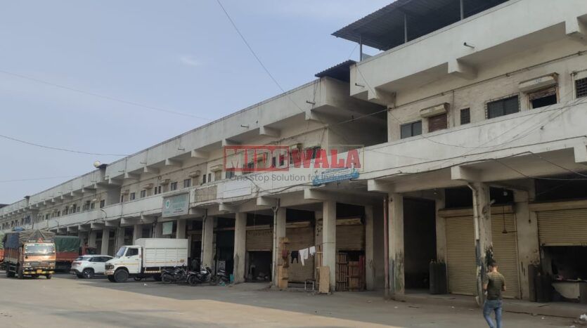 Large, modern warehouse in TTC Industrial Area, Taloja, Navi Mumbai. Suitable for storage and distribution.