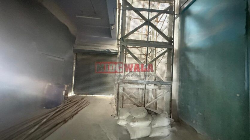 Spacious factory building available for lease in Taloja MIDC, Navi Mumbai, ideal for diverse industrial needs. (MIDCWALA )