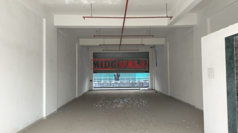 Industrial unit for lease in Silver Spring, Taloja MIDC, Navi Mumbai. Suitable for various industries.