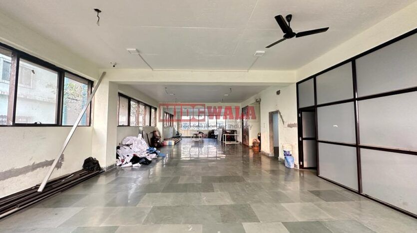 Spacious industrial warehouse available for lease in Juinagar, Navi Mumbai, offering ample space for production, storage, and distribution. (MIDCWALA )