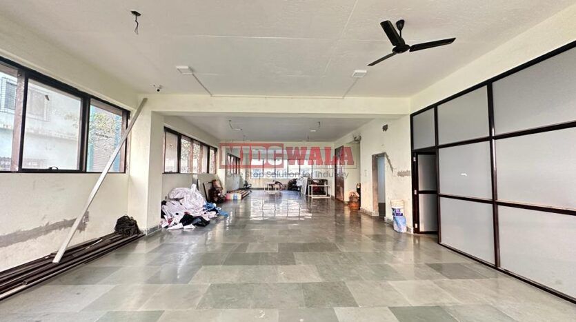 Spacious industrial warehouse available for lease in Juinagar, Navi Mumbai, offering ample space for production, storage, and distribution. (MIDCWALA )