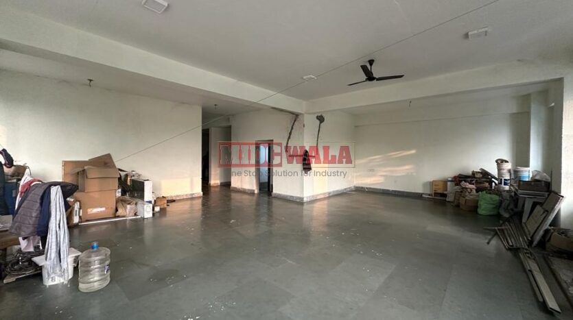 Spacious industrial warehouse available for lease in Juinagar, Navi Mumbai, offering ample space for production, storage, and distribution. (MIDCWALA )