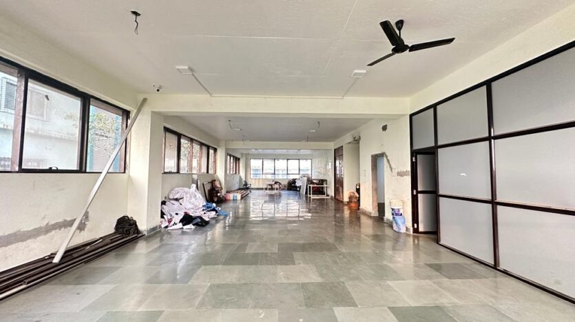 Spacious industrial warehouse available for lease in Juinagar, Navi Mumbai, offering ample space for production, storage, and distribution. (MIDCWALA )