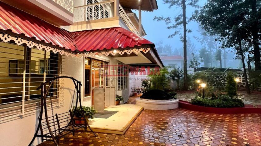 Panoramic view of a 3 BHK bungalow nestled amidst the hills of Panchagani, Mahabaleshwar.