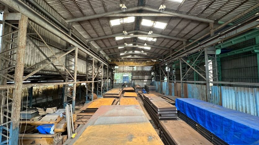 Spacious industrial space available for rent in Taloja MIDC.