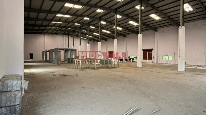 Spacious industrial warehouse space for rent in Khopoli.