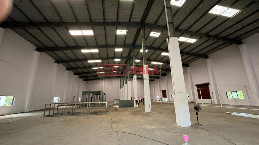 Spacious industrial warehouse space for rent in Khopoli.